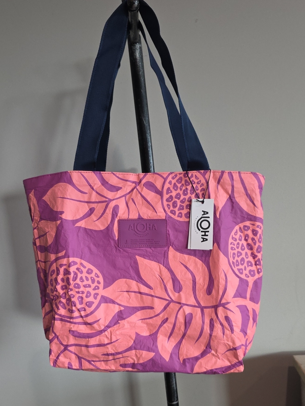 ALOHA Collection Holomua Day Tripper Tote In Tropical Orchid